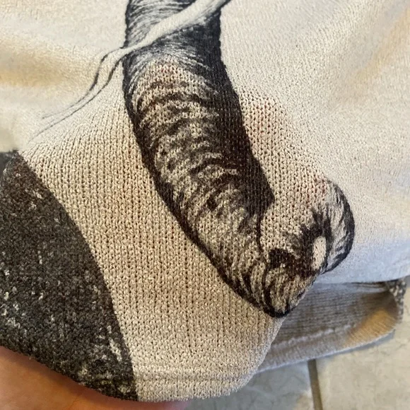 Gaze Vintage USA Tan & Grey Elephant Knit Tee - Picture 4 of 5
